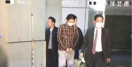 关注娱乐圈的吃瓜群众,揭秘明星幕后故事，吃瓜群众必看！