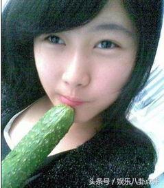 女的说吃瓜啥意思,揭秘网络流行语的深层含义